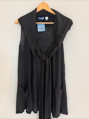 Acrobat Black Sleeveless Top with Tie-scarf